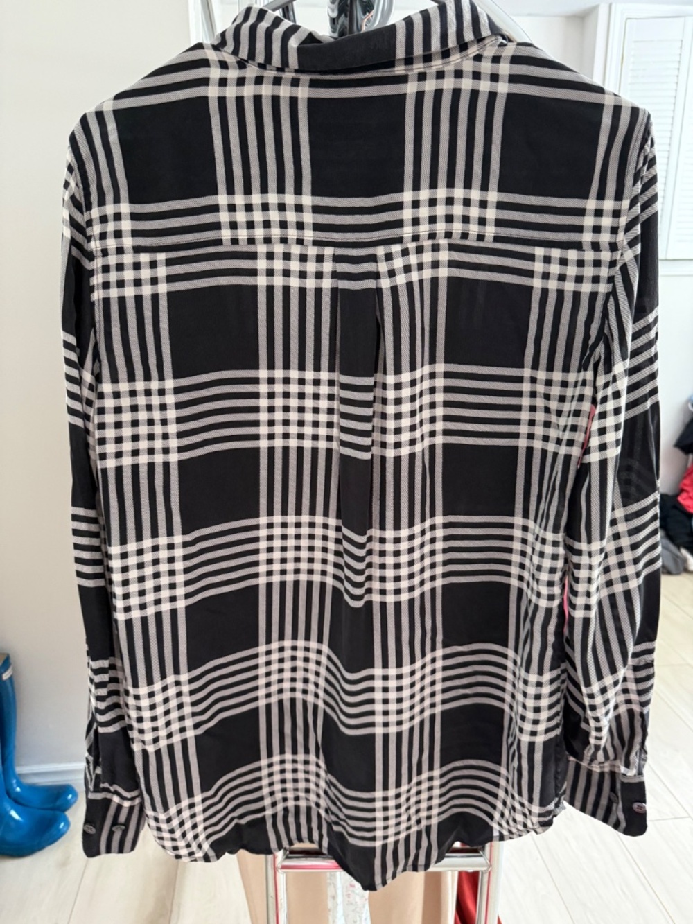 Equipment Femme | Silk Button Down Blouse | Medium - Picture 5 of 6
